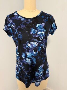 Simply Vera Vera Wang Black and Blue Floral Short Sleeve Top SZS